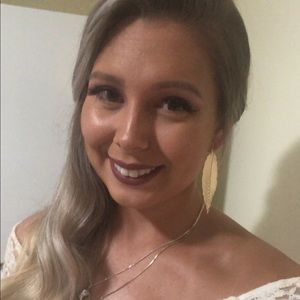 Meet your Posher, Sabrina